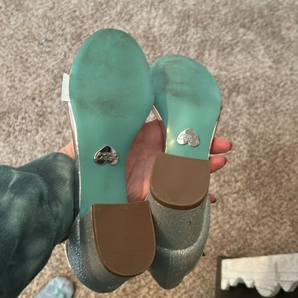 GUC Betsey Johnson Silver Glitter Heels - Picture 5 of 7